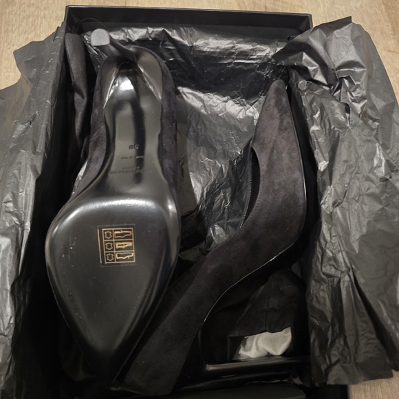 Yves Saint Laurent Elegant Black Heels - Picture 3 of 4